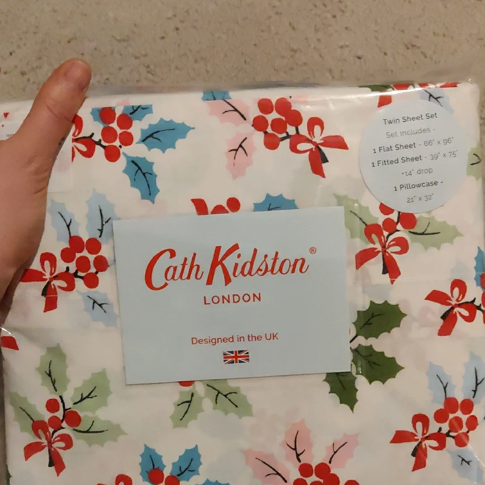 New!Cath Kidston Festive London Holly Bedding Twin Set bows Holiday  Cottagecore